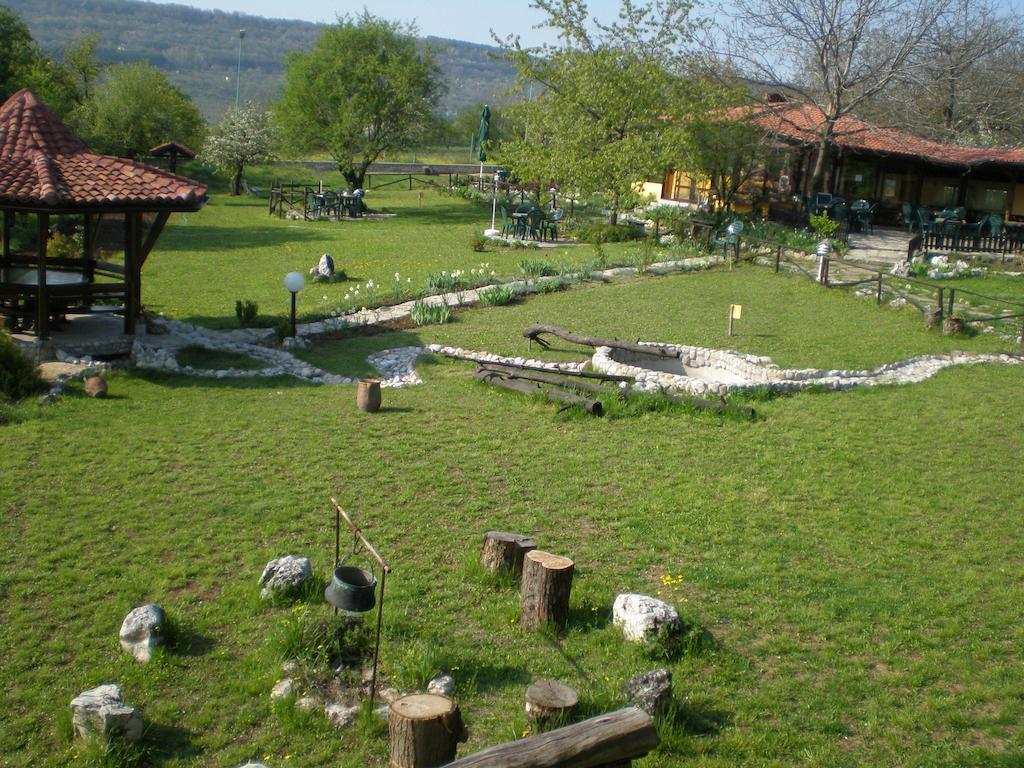 Park Hotel Djevana Gorna Oryakhovitsa Εξωτερικό φωτογραφία